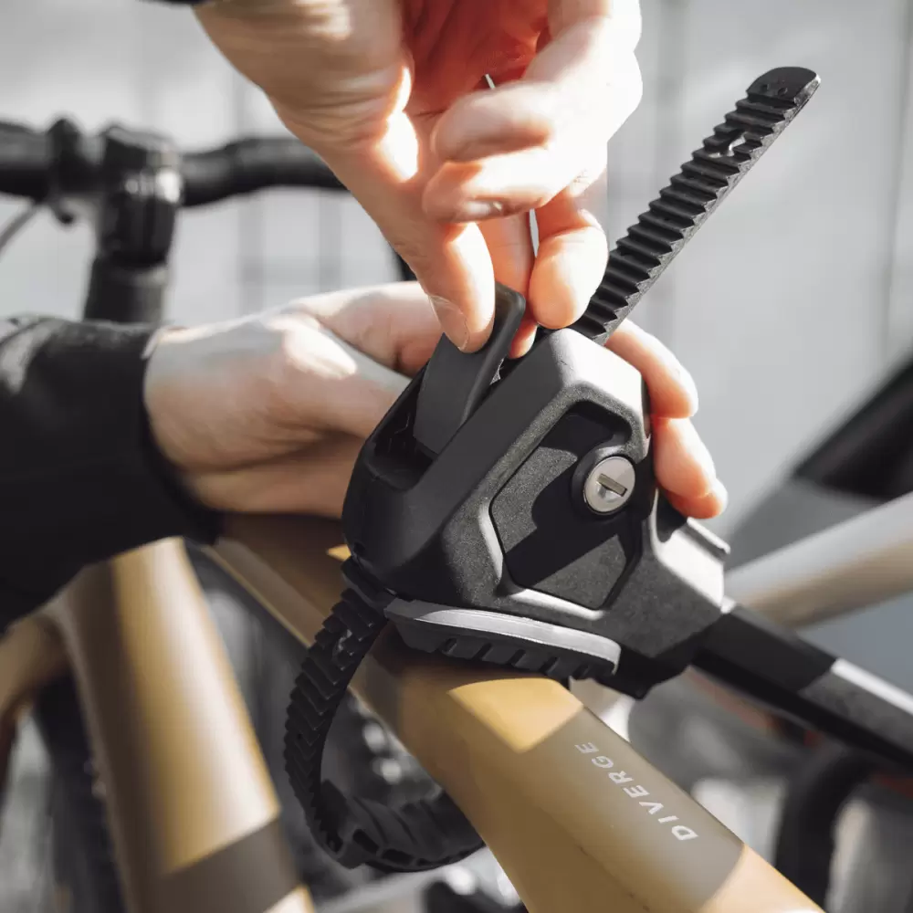 Suport cu platformă pt. biciclete pe bara de tractare Easyfold 3