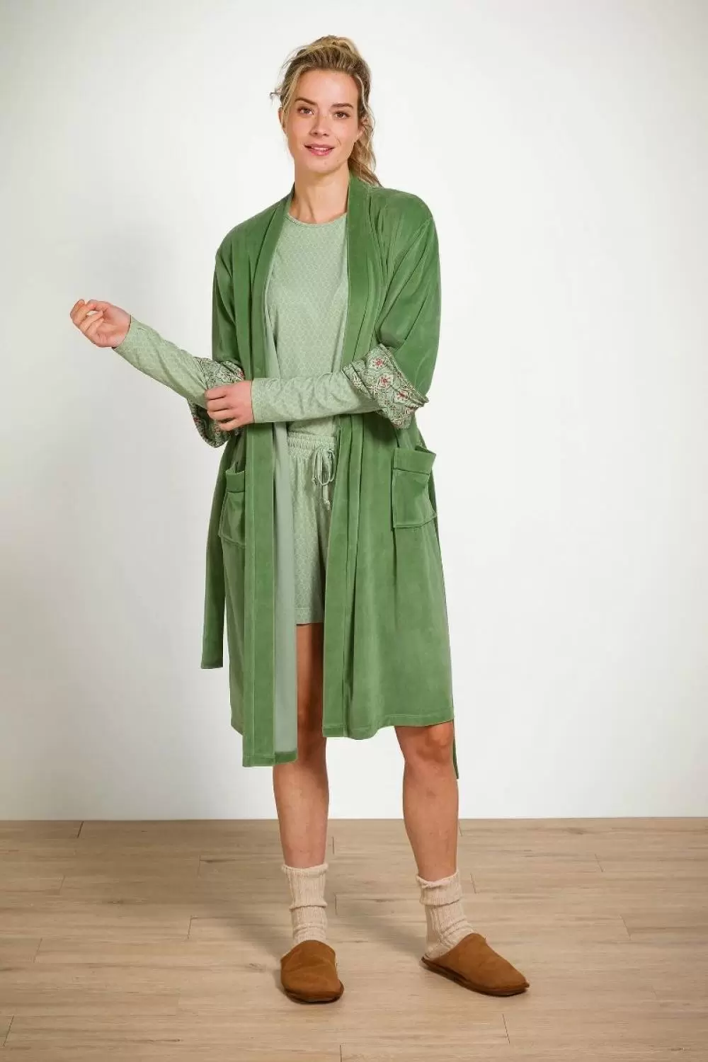 Imagine pt. Chimonou Naiomi Kimono