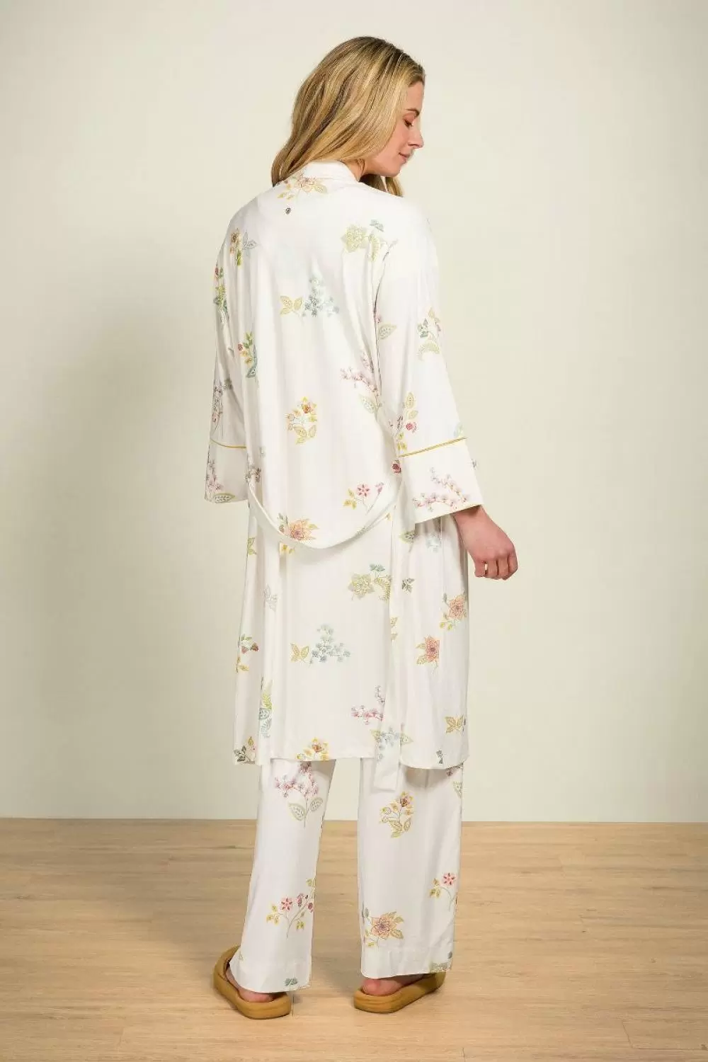 Image of Naomi Blossom Chique Kimono