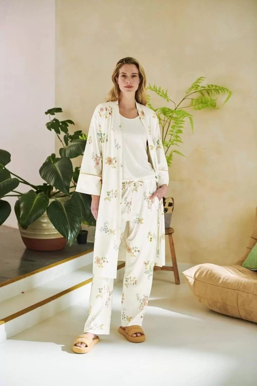 Image of Naomi Blossom Chique Kimono