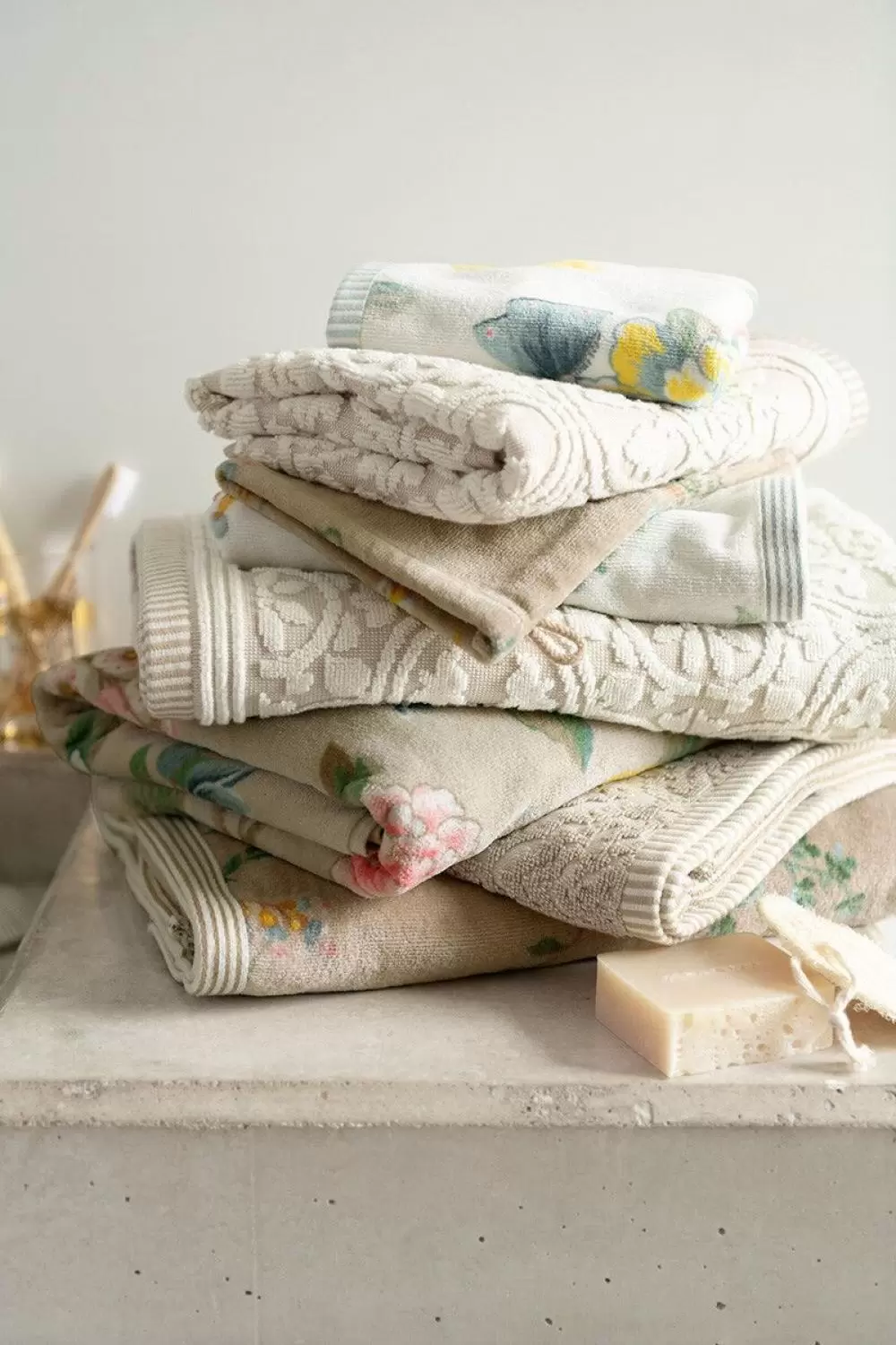 Image of “Les Fleurs” Towel