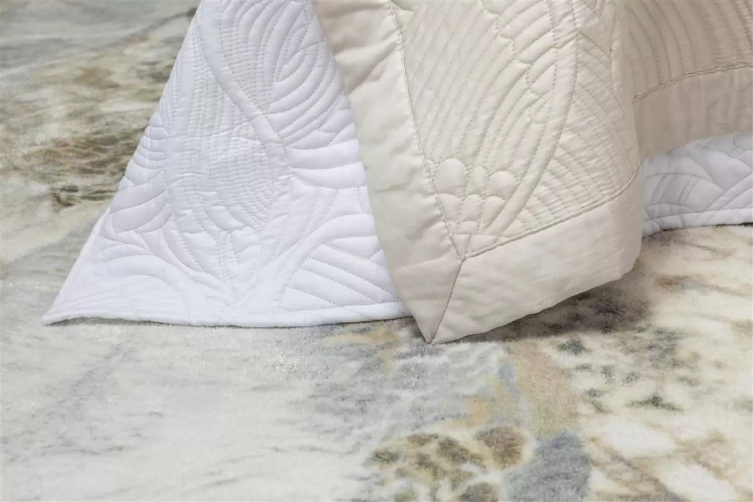 Imagine pt. Pătură Embroidered Dodo Pavone