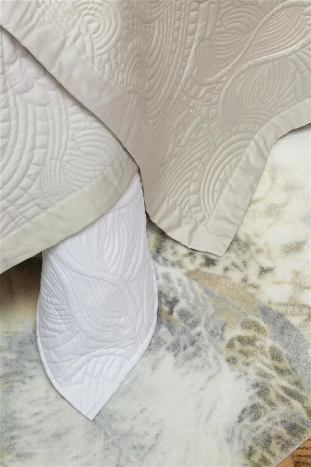 Imagine pt. Pătură Embroidered Dodo Pavone