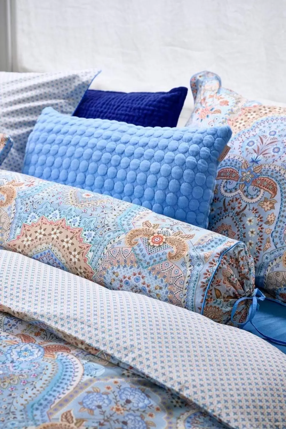 Image of Jabali Flower Cushion