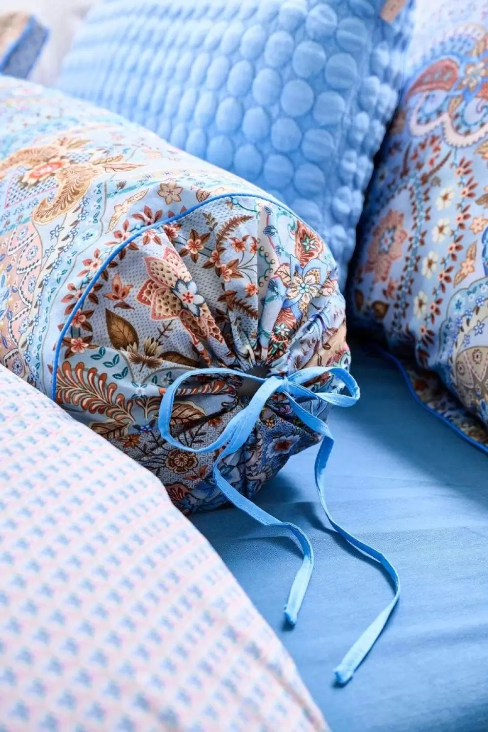 Image of Jabali Flower Cushion