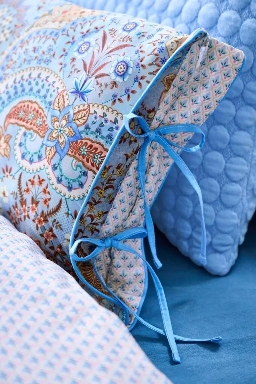 Image of Jabali Flower Cushion