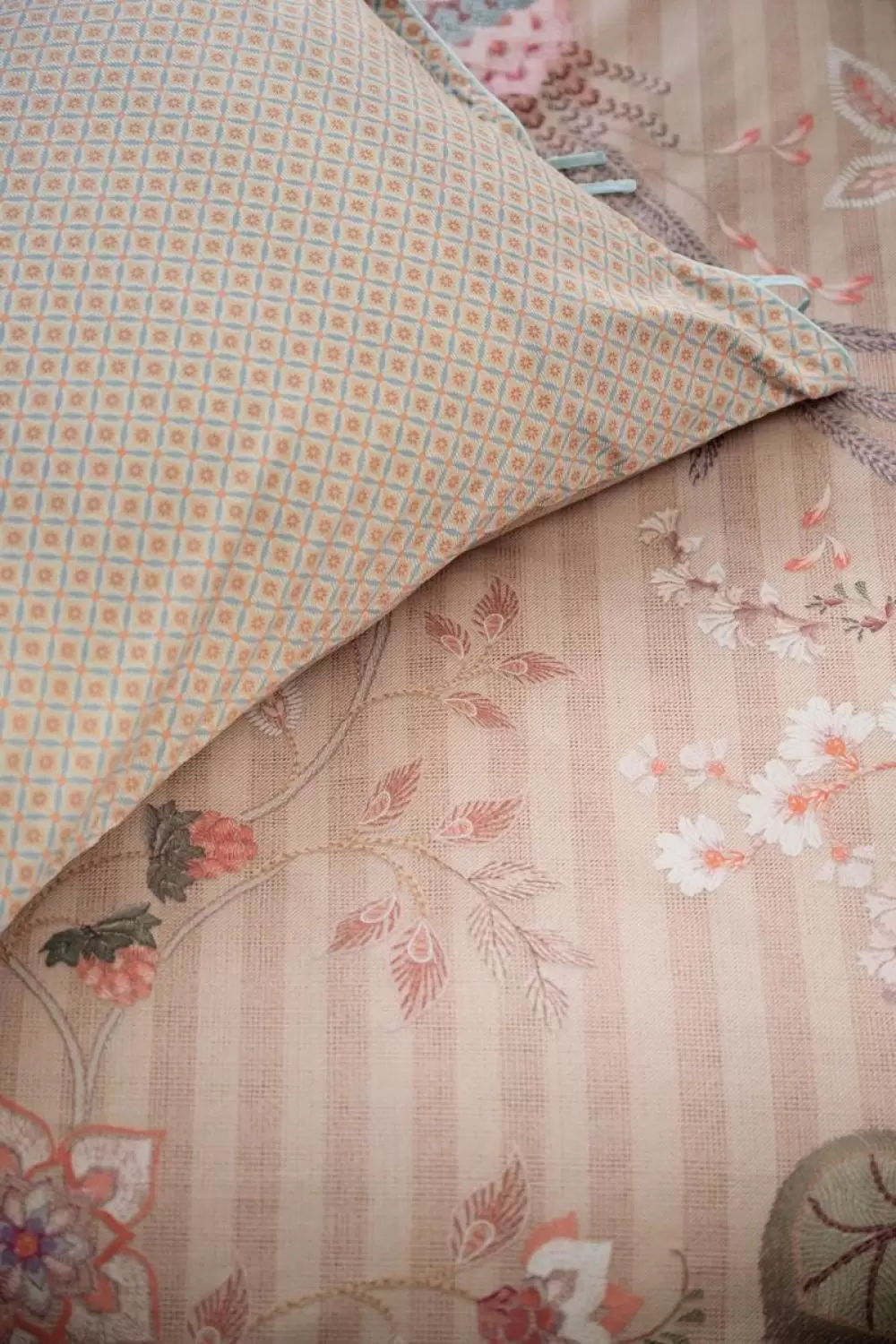 Image of Buenas Noches Sheets Bedding