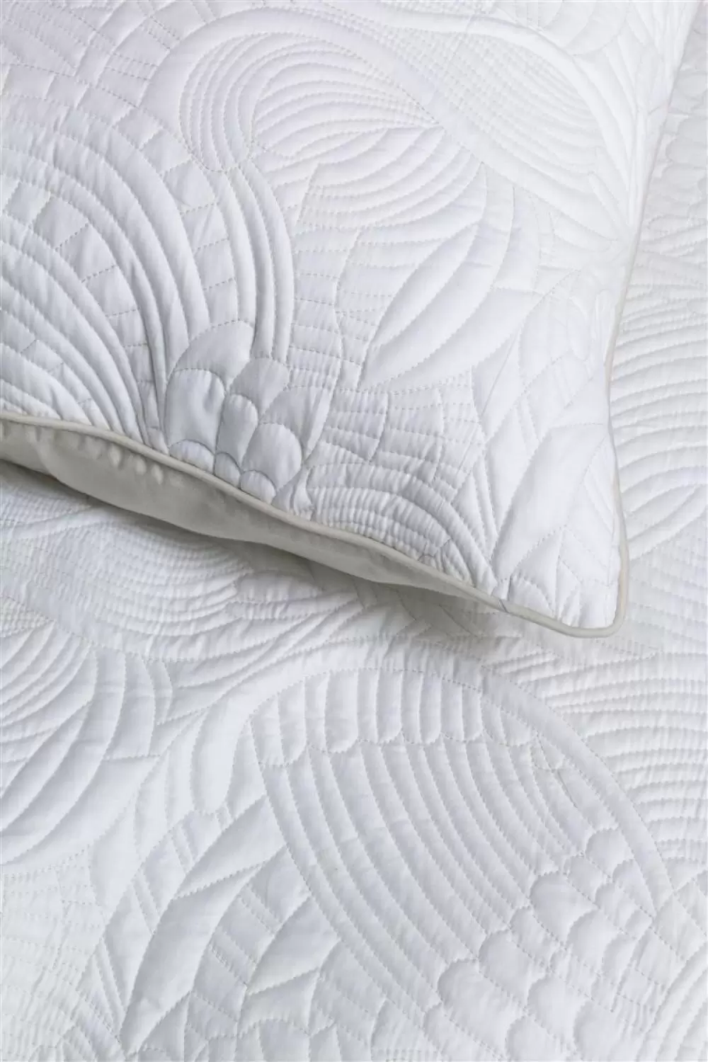 Imagine pt. Lenjerie de pat Embroidered Dodo Pavone