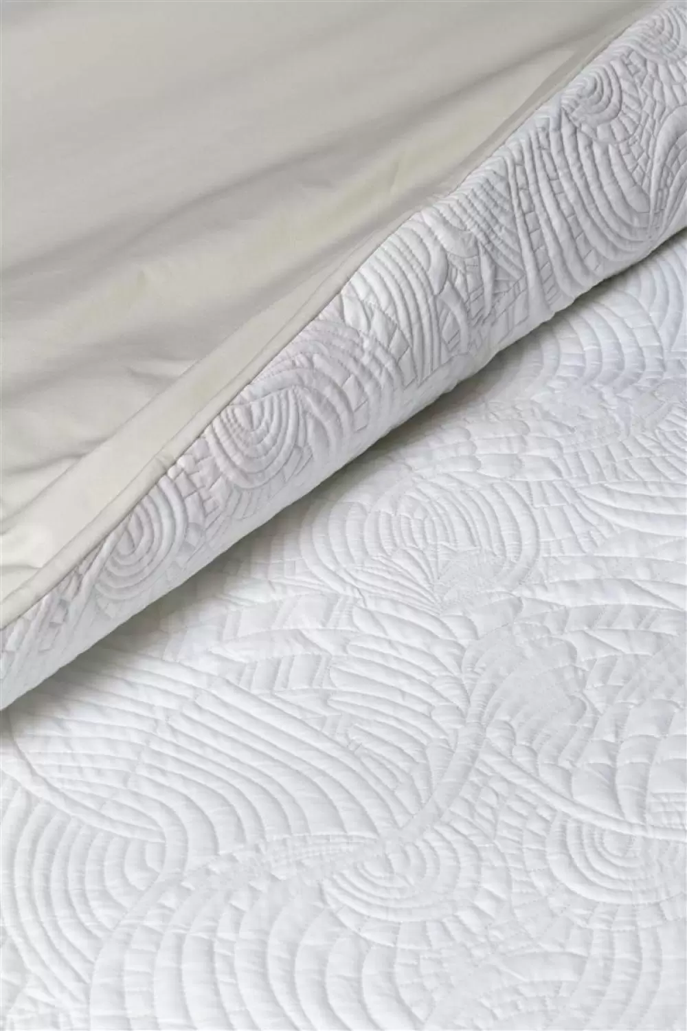 Imagine pt. Lenjerie de pat Embroidered Dodo Pavone