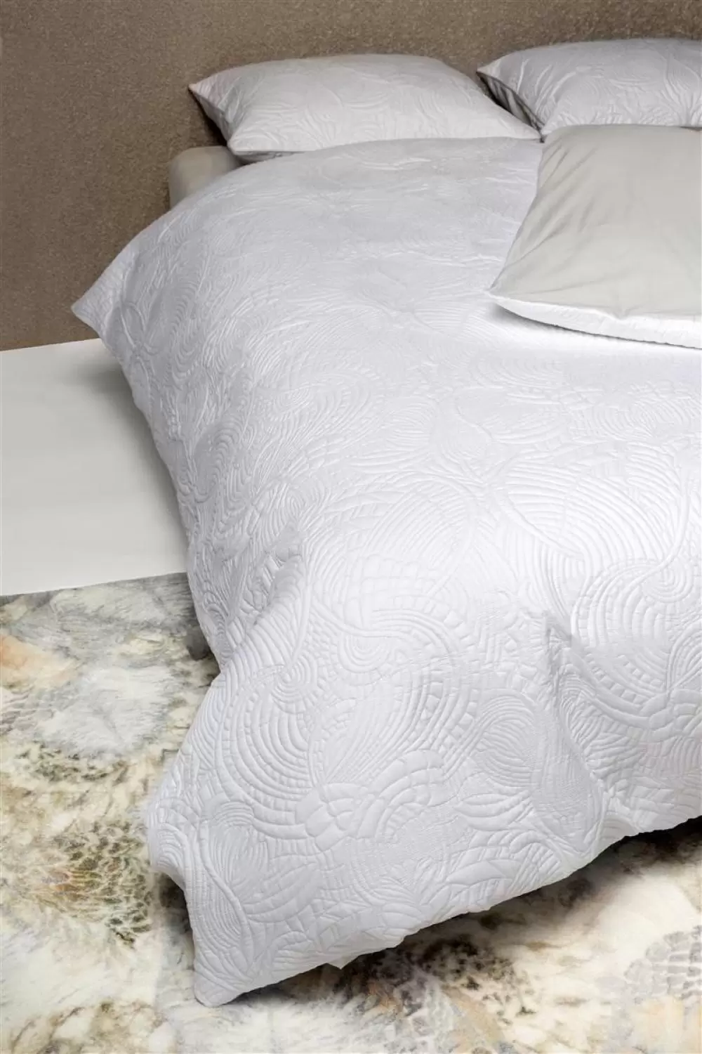Imagine pt. Lenjerie de pat Embroidered Dodo Pavone