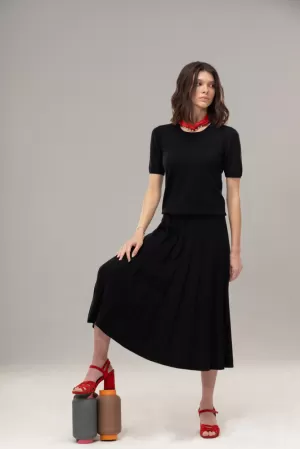 Short Sleeve Knitted Set - Classic Blouse and Flared Pleated Skirt