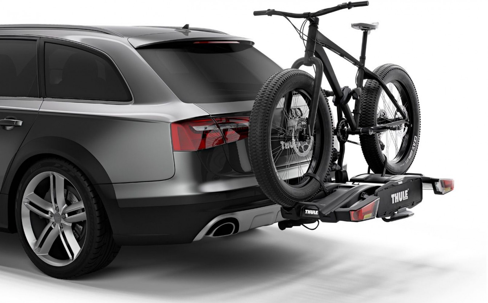 Thule EasyFold XT 2 bike on car with fatbike 933100